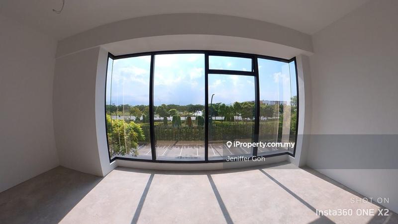 For Sale - 3 storey shop office with individual lift for sale