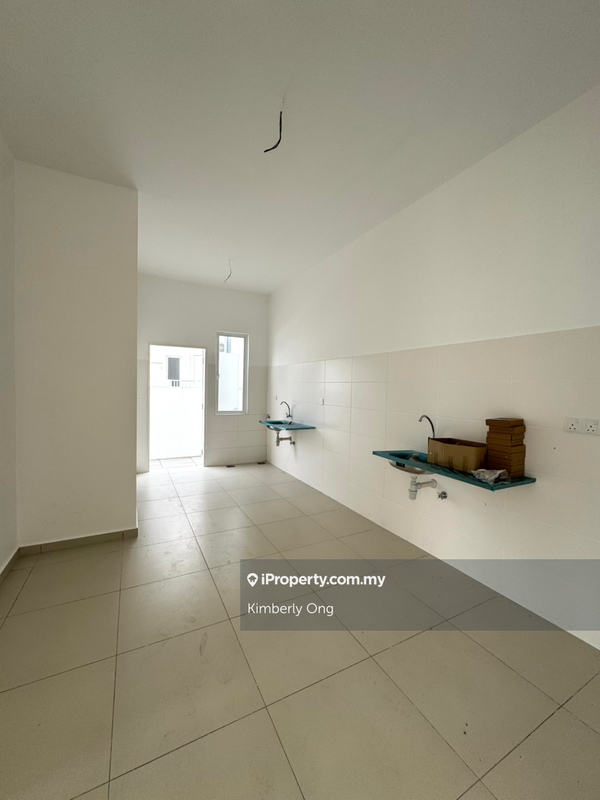 Rumah Berangkai 2 Tingkat untuk Dijual di Bayu Sutera, Bandar Sri Sendayan, Bandar Sri Sendayan oleh Kimberly Ong - iProperty.com.my