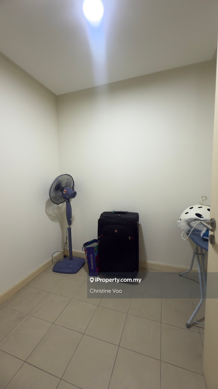 For Rent - 6 CapSquare