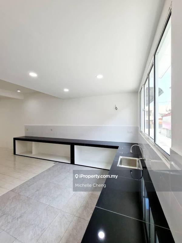 2.5-storey Terraced House for Sale in Panorama Lapangan Perdana, Ipoh by Michelle Cheng - iProperty.com.my