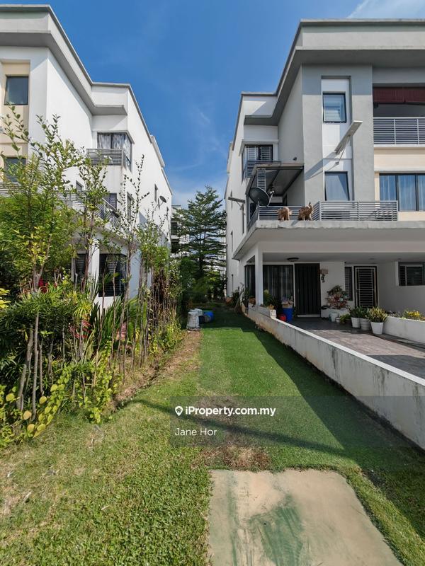 Townhouse for Sale in 16 Sierra, Puchong by Jane Hor - iProperty.com.my