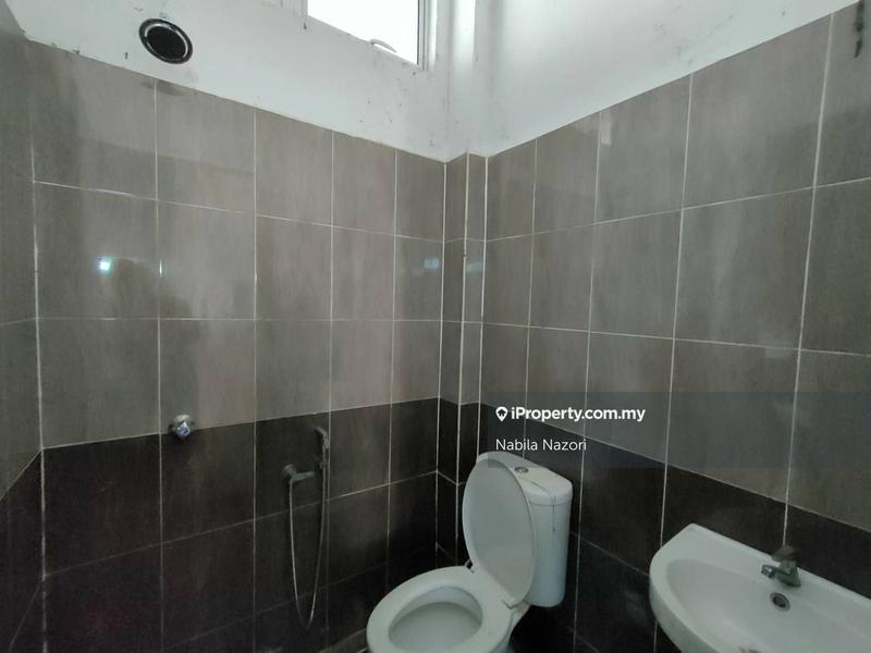 Warehouse for Rent in Padang Tembak, Pengkalan Chepa by Nabila Nazori - iProperty.com.my
