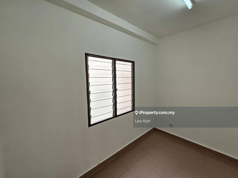 Apartment for Sale in Putra Permai Block B by Leo Koh - iProperty.com.my