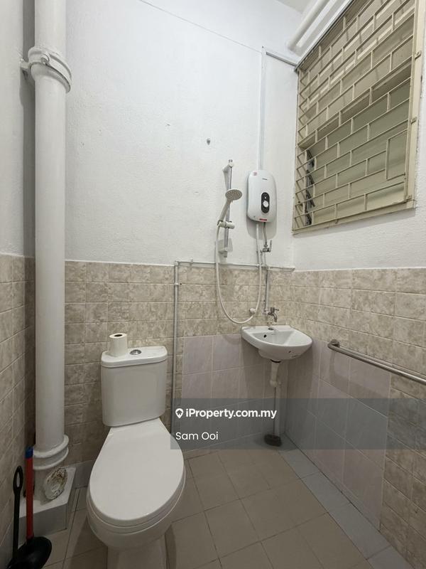 Rumah Teres 2-Tingkat untuk Dijual di Island Glades, Jelutong oleh Sam Ooi - Bathroom - iProperty.com.my