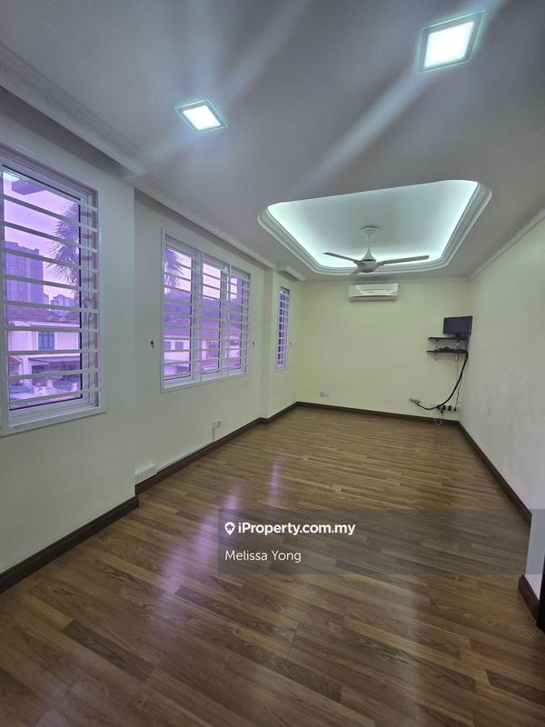Rumah Berkembar untuk Dijual di Taman Naga Emas, Salak South oleh Melissa Yong - iProperty.com.my