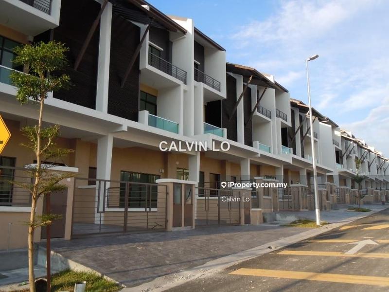 Rumah Teres 2.5-Tingkat untuk Dijual di Kinrara Residence, Puchong oleh Calvin Lo - iProperty.com.my