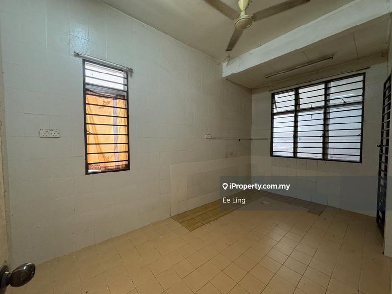 Rumah Berkembar untuk Dijual di Taman Kipark, Puchong oleh Ee Ling - iProperty.com.my