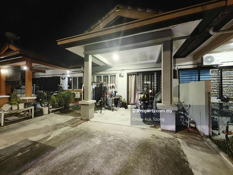 1-storey Terraced House for Sale in Bandar Putra Permai, Seri Kembangan by Chow Kok Toong - iProperty.com.my