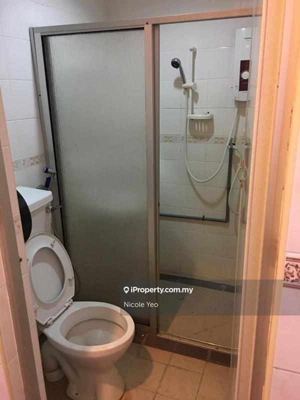 Rumah Berangkai 2.5 Tingkat untuk Dijual di Taman Bukit Beruang, Bukit Baru oleh Nicole Yeo - iProperty.com.my