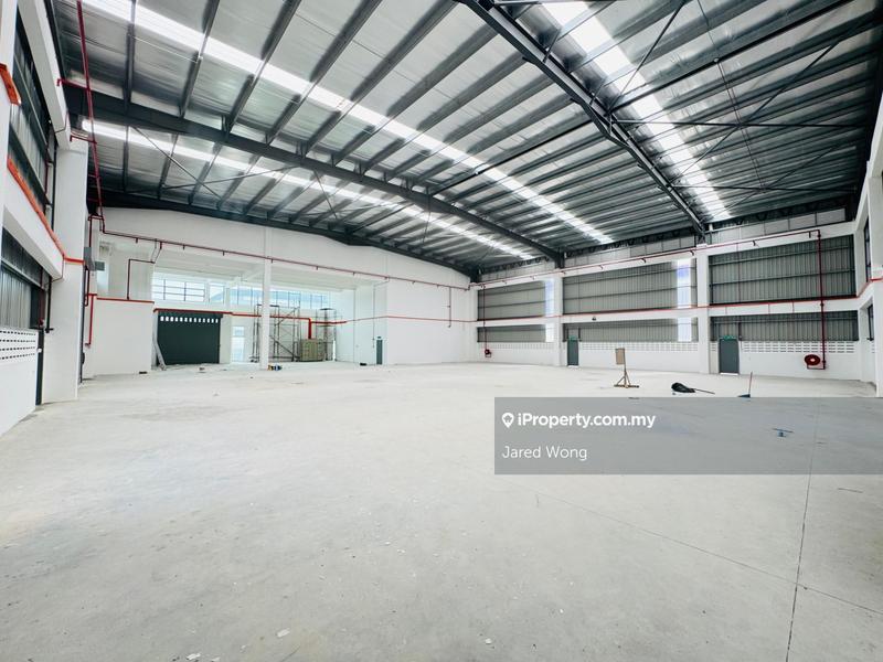 For Rent - BANDAR KINRARA | PRIME LOCATION | DETACHED FACTORY | MAINROAD FRONTAGE | EASY ACCESS |