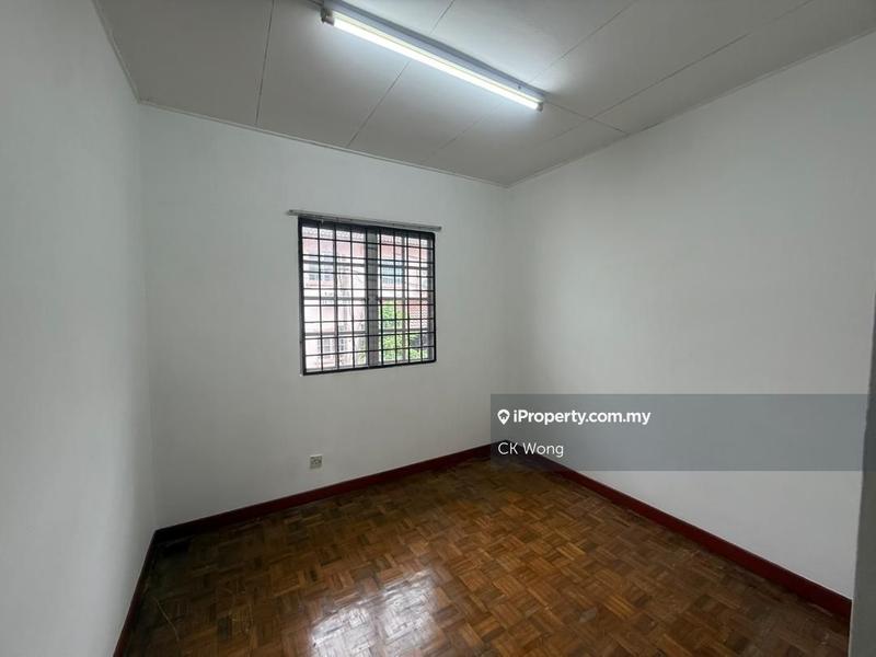 Rumah Teres untuk Dijual di Taman Lestari Perdana, Seri Kembangan oleh CK Wong - iProperty.com.my