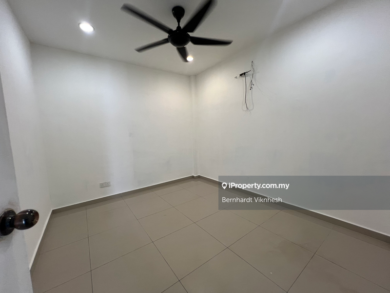 1-storey Terraced House for Sale in Seksyen 8, Petaling Jaya by Bernhardt Viknhesh - iProperty.com.my