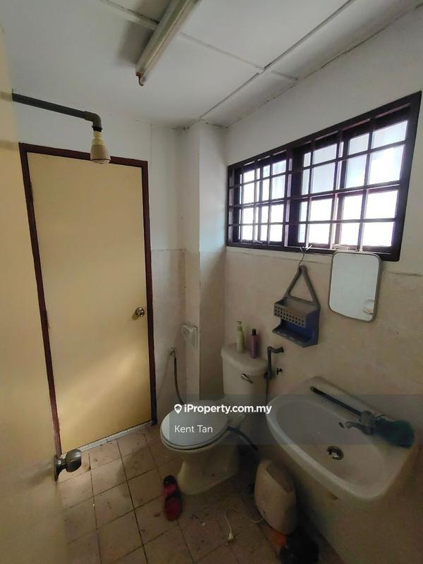 2-storey Terraced House for Sale in Taman Pinggiran Putra, Seri Kembangan by Kent Tan - iProperty.com.my