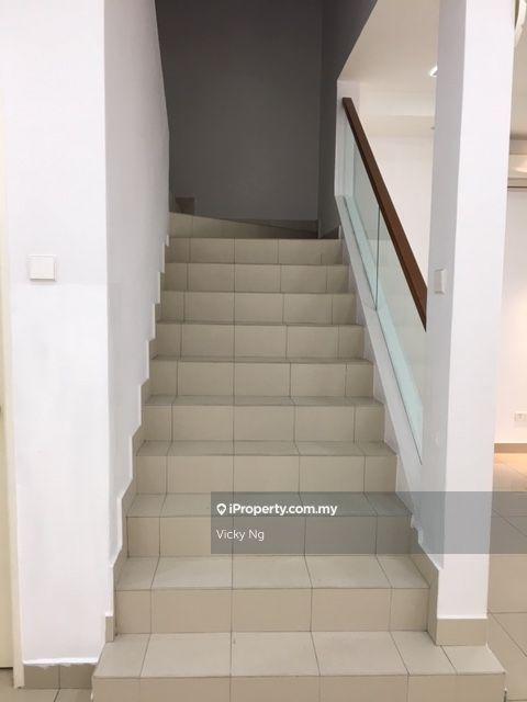 Rumah Teres 2-Tingkat untuk Dijual di Taman Tasik Prima, Puchong oleh Vicky Ng - iProperty.com.my