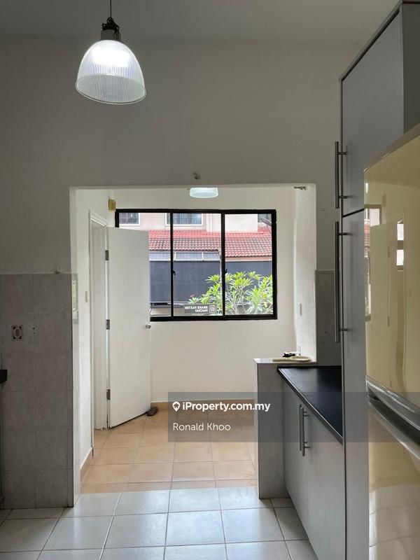 Townhouse for Sale in Sunway Damansara, Kota Damansara by Ronald Khoo - iProperty.com.my