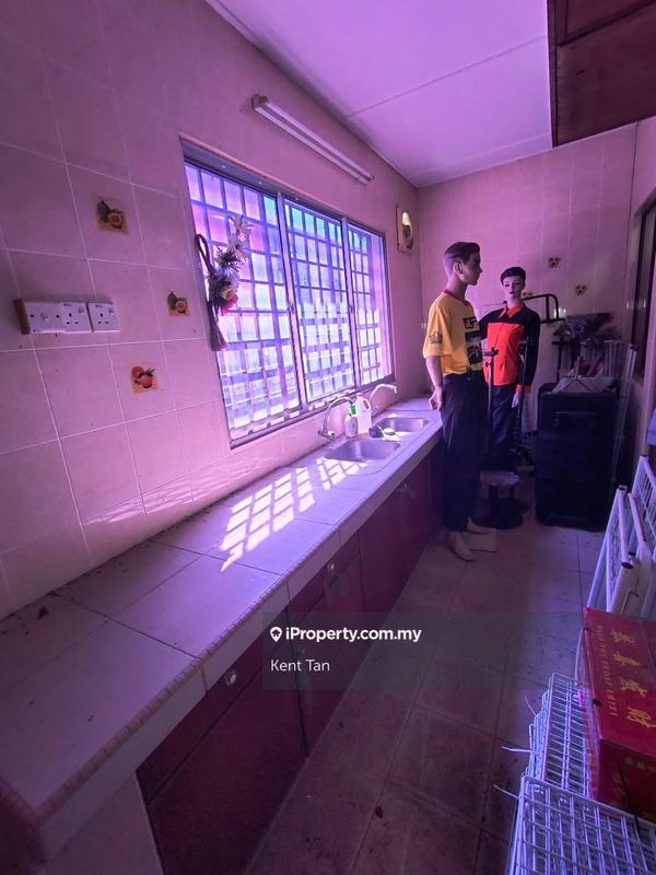 2-storey Terraced House for Sale in Taman Pinggiran Putra, Seri Kembangan by Kent Tan - iProperty.com.my