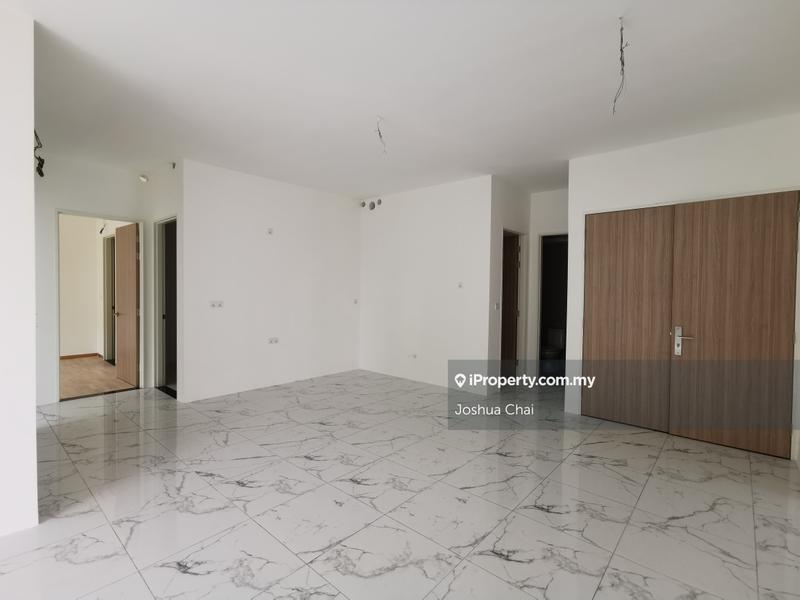 Kondominium untuk Dijual di QuayWest Residence oleh Joshua Chai - Main door, Kitchen and Dining area - iProperty.com.my