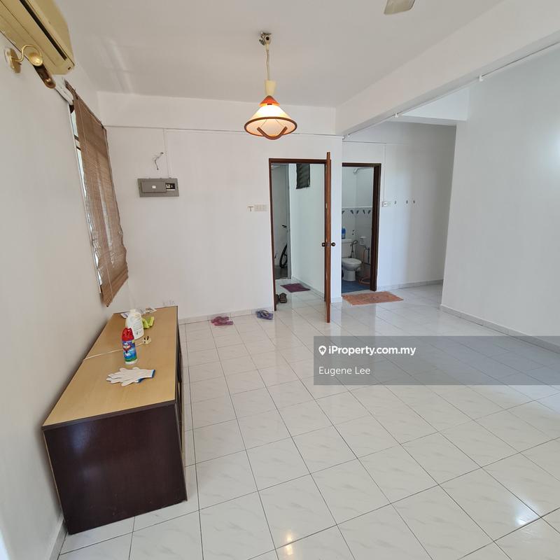 Condominium for Sale in Azuria Condominium by Eugene Lee - iProperty.com.my