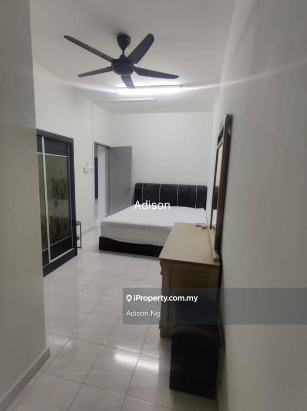 For Rent - Golden Showers (Kondo Ruby)