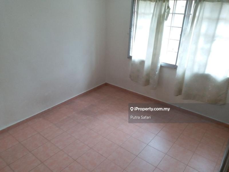 Rumah Berkembar untuk Dijual di Seksyen 9, Shah Alam oleh Putra Safari - iProperty.com.my
