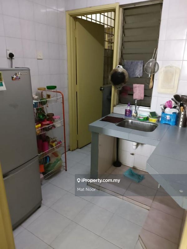Pangsapuri untuk Dijual di Ilham Apartment oleh Mat Noor - iProperty.com.my