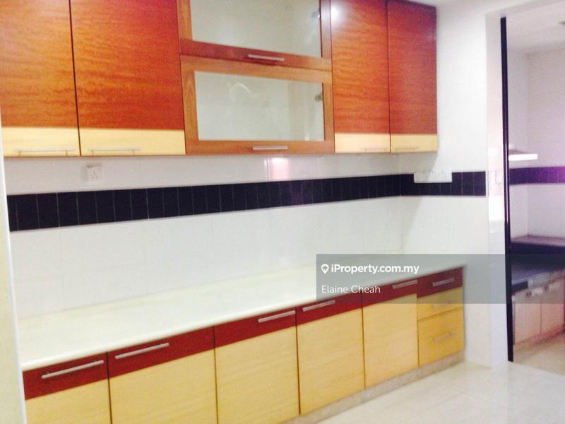 Rumah Berkembar untuk Dijual di Sierra Damansara, Kota Damansara oleh Elaine Cheah - iProperty.com.my