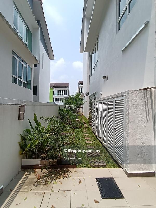 Bungalow House for Sale in Bandar Kinrara Seksyen 1, Bandar Kinrara by Steven Tay - iProperty.com.my