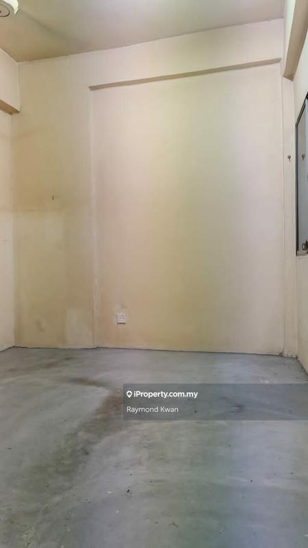 Flat for Sale in Sri Manja Square Petaling Jaya by Raymond Kwan - iProperty.com.my