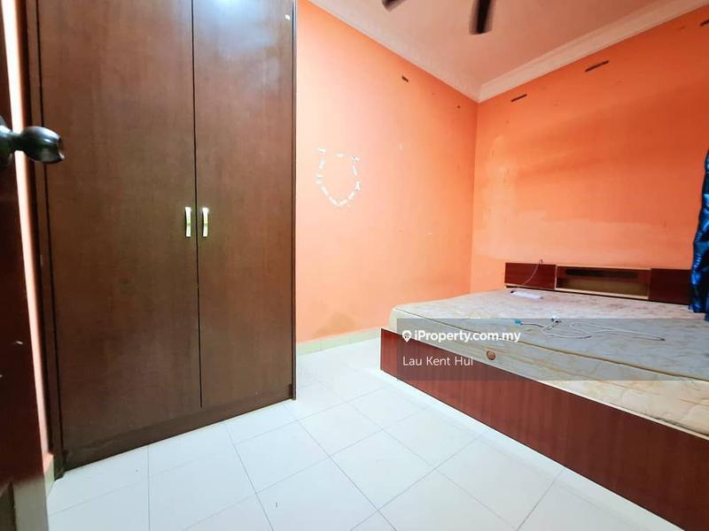 Rumah Teres 2-Tingkat untuk Dijual di Taman Pinggiran Putra, Seri Kembangan oleh Lau Kent Hui - iProperty.com.my