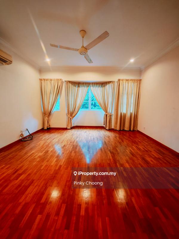 Bungalow House for Sale in Sierramas, Sungai Buloh by Pinky Choong - Living Room - iProperty.com.my
