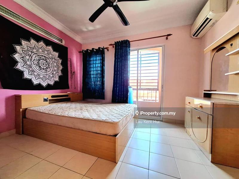 Rumah Teres 2-Tingkat untuk Dijual di Taman Pinggiran Putra, Seri Kembangan oleh Lau Kent Hui - iProperty.com.my
