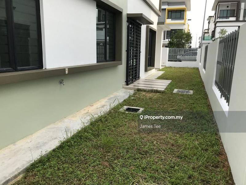 Rumah Berkembar untuk Dijual di 1x3li, Setia Alam oleh James Tee - iProperty.com.my