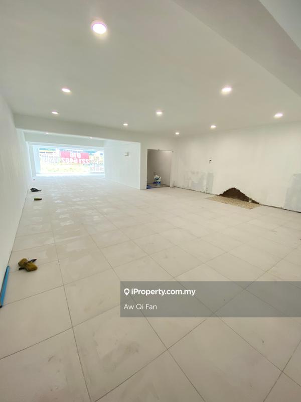 For Rent - Same Row With Brew House , Bandar Puteri Puchong , Prime Location , Amble Parking