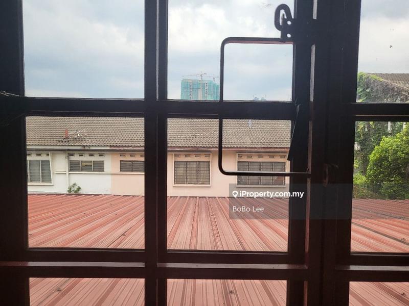 Rumah Berkembar untuk Dijual di Taman United, Jalan Klang Lama (Old Klang Road) oleh BoBo Lee - iProperty.com.my