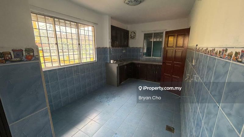 Rumah Berangkai 2 Tingkat untuk Dijual di Taman Prima Saujana, Kajang oleh Bryan Cho - Kitchen - iProperty.com.my