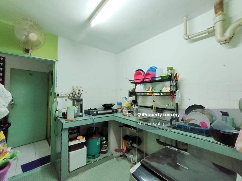 Rumah Pangsa untuk Dijual di Flat PKNS Seksyen 8 oleh Ahmad Syafiq - iProperty.com.my