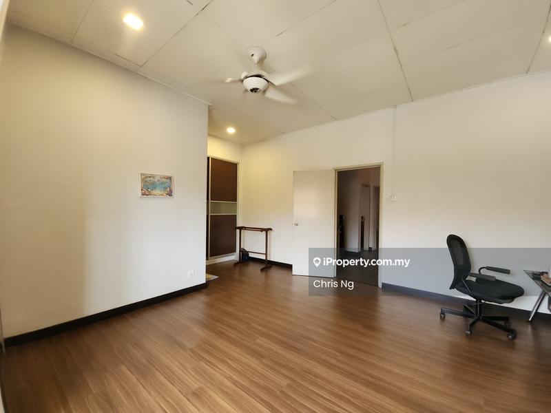 Rumah Teres 2-Tingkat untuk Dijual di Kota Kemuning, Shah Alam oleh Chris Ng - Living Room - iProperty.com.my