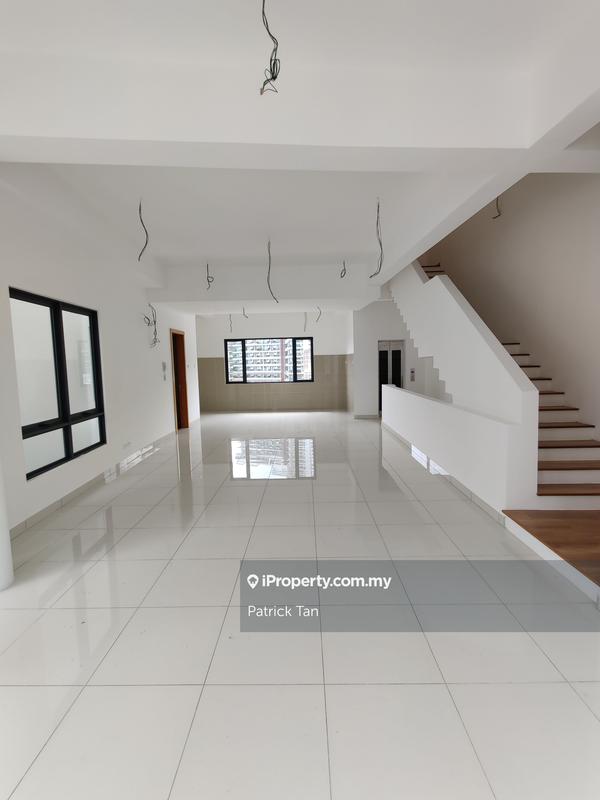 Rumah Berangkai 3.5 Tingkat untuk Dijual di Empire Residence, Damansara Perdana oleh Patrick Tan - iProperty.com.my