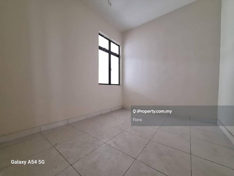 Rumah Teres 2-Tingkat untuk Dijual di Lakeside Residences, Puchong oleh Flora - iProperty.com.my