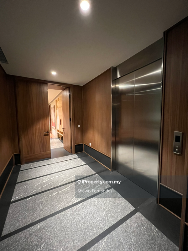Private Lift Lobby (single unit per floor)
