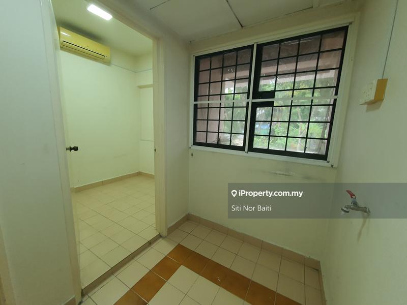 Rumah Bandar untuk Dijual di Ampang Hilir, Ampang oleh Siti Beeb - iProperty.com.my
