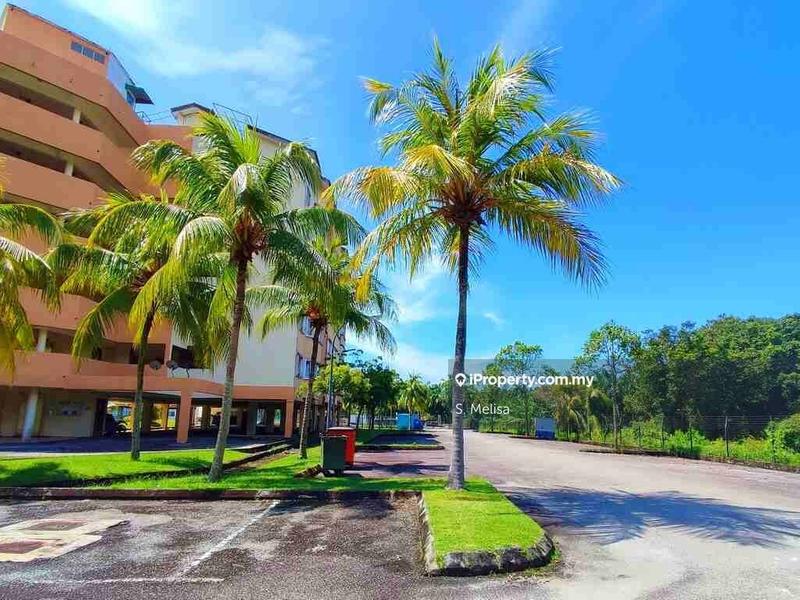 Apartment for Sale in Tiara Beach Resort by S. Melisa - iProperty.com.my