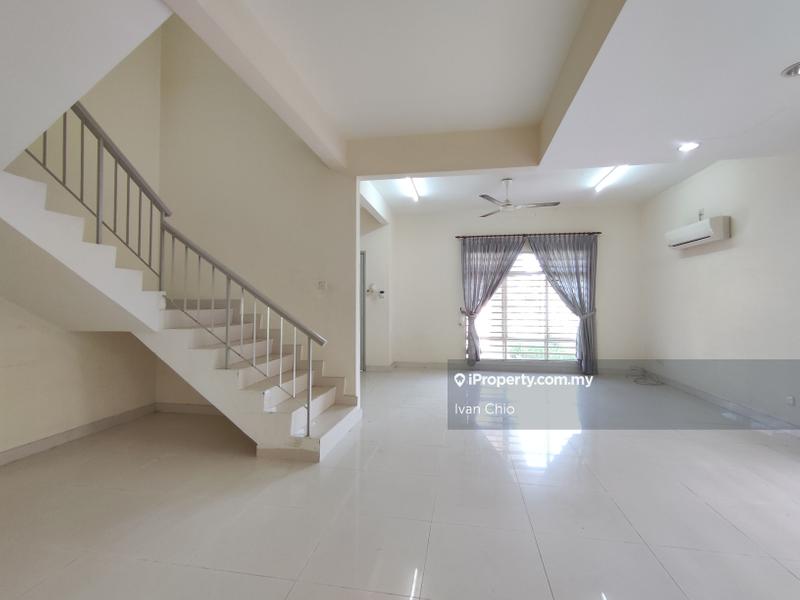 Rumah Berkembar untuk Dijual di Taman Kipark, Puchong oleh Angel Lin - iProperty.com.my