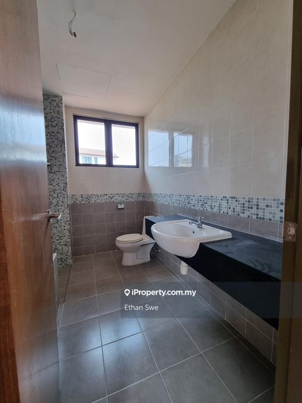 Bungalow House for Sale in Bukit Rahman Putra, Sungai Buloh by Ethan Swe - iProperty.com.my