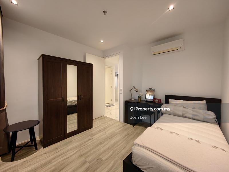 For Sale - Lumi Tropicana