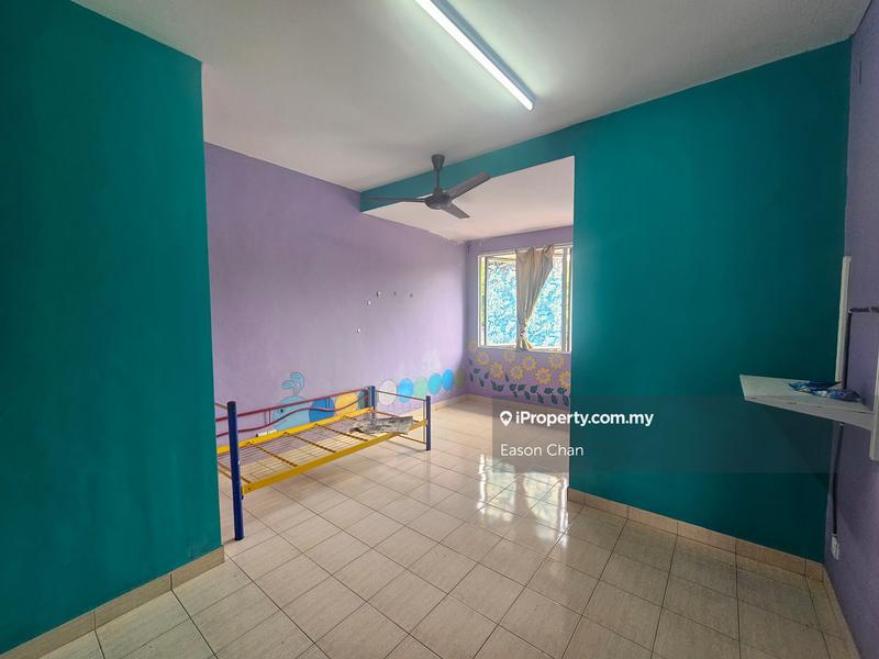 2-storey Terraced House for Sale in Pusat Bandar Putra Permai, Seri Kembangan by Eason Chan - iProperty.com.my
