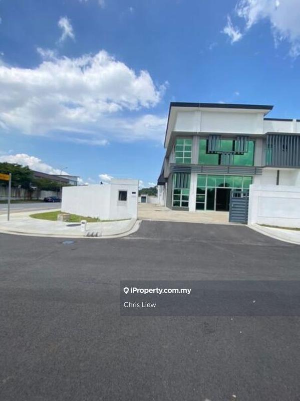 For Rent - Kempas Utama 1.5 Storey Cluster Factory