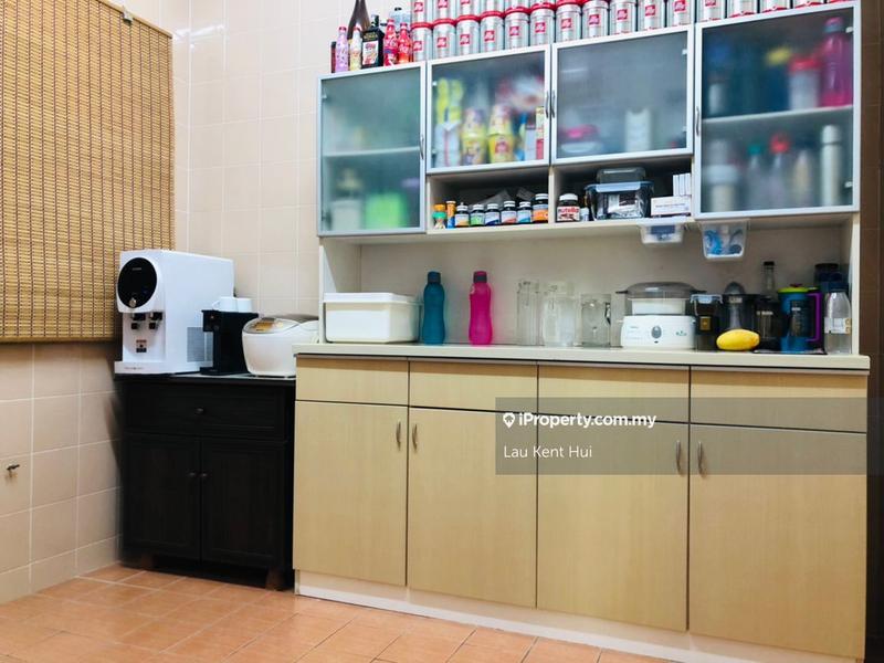 Rumah Berkembar untuk Dijual di Taman Equine, Seri Kembangan oleh Lau Kent Hui - iProperty.com.my