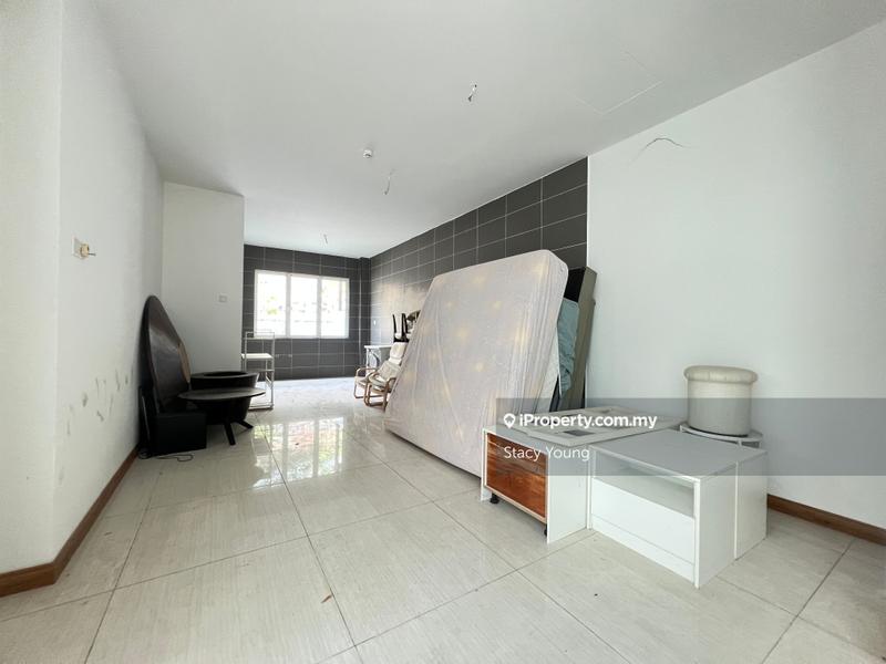 Rumah Berkembar untuk Dijual di Bandar Sungai Long, Cheras oleh Stacy Young - iProperty.com.my