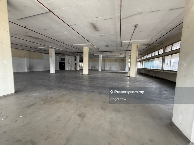 For Rent - Segambut warehouse with cargo lifts and container dock levellers